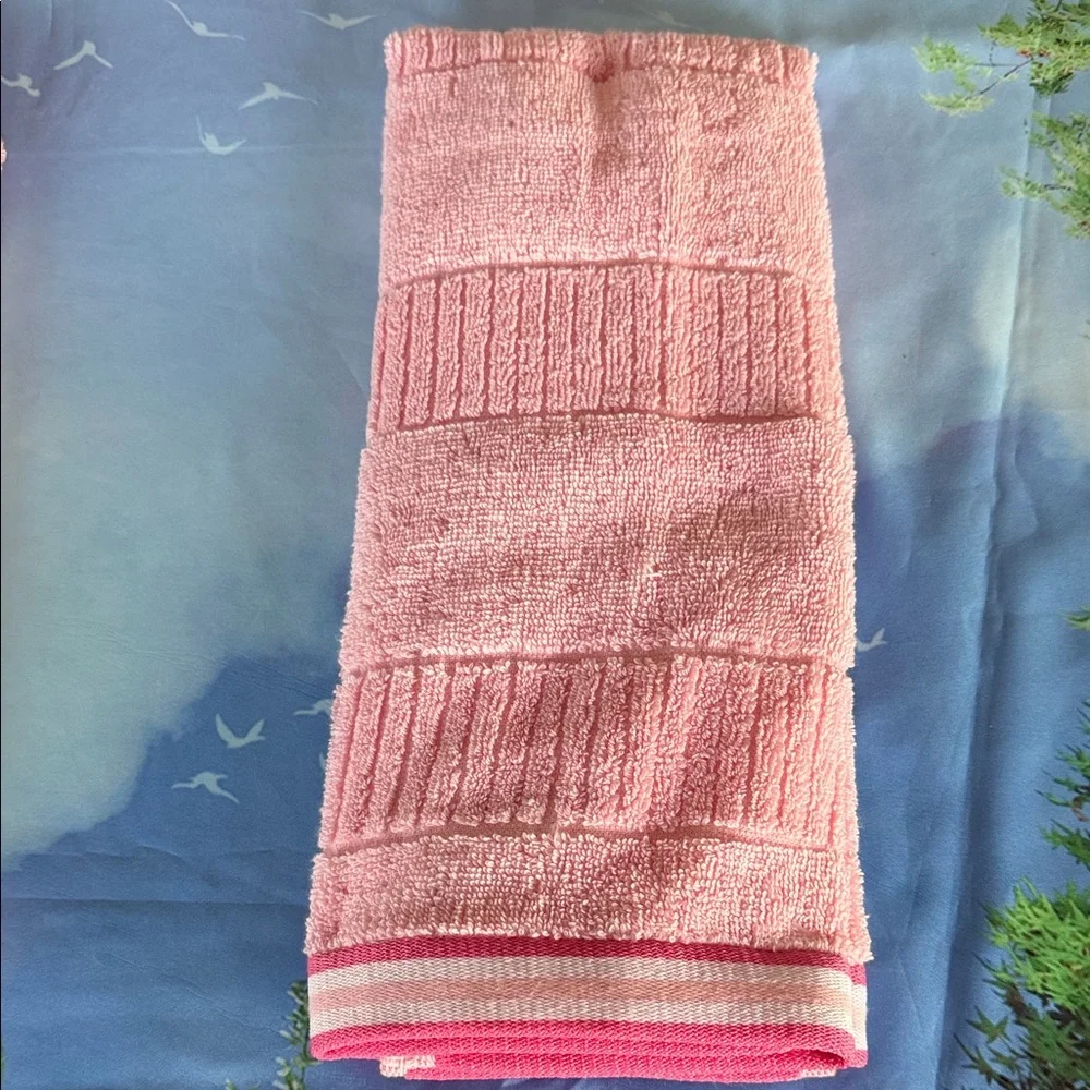 Pink Heart Patterned Hand Towel Set